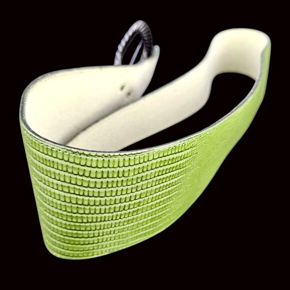 Vintage Avocado Green Leather Statement Belt Brass Buckle USA 27–31 Small - Picture 8 of 13